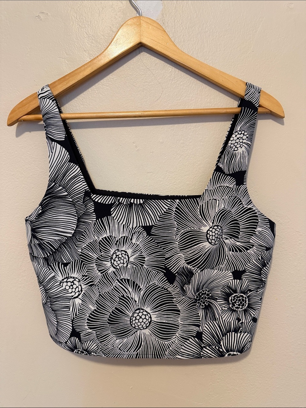 Express Black & White Floral Square-Neck Crop Top